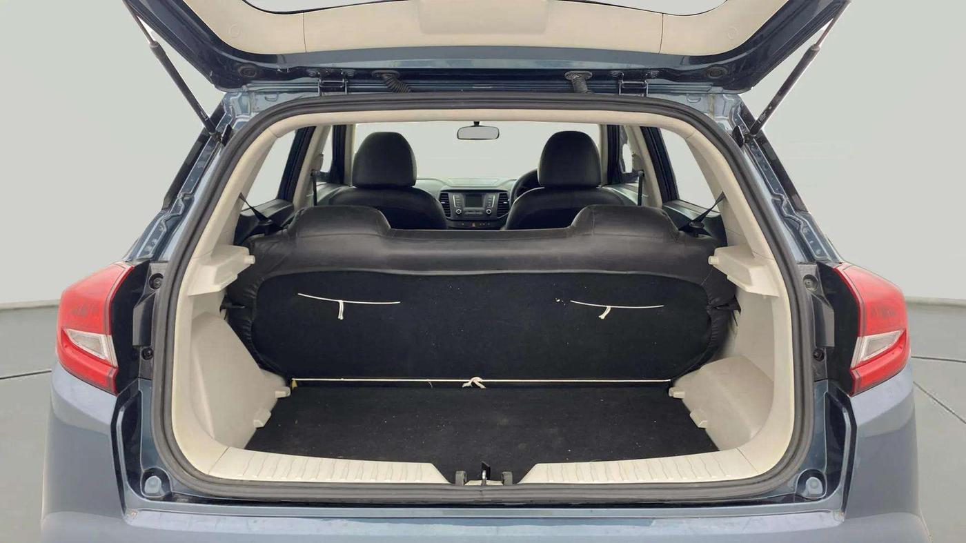 2023 Mahindra XUV300 W6 1.2 PETROL, Petrol, Manual, 17,216 km, Boot Inside