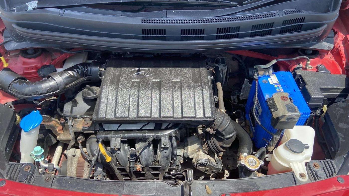 2018 Hyundai Grand i10 SPORTZ 1.2 KAPPA VTVT DUAL TONE, Petrol, Manual, 12,247 km, Open Bonet
