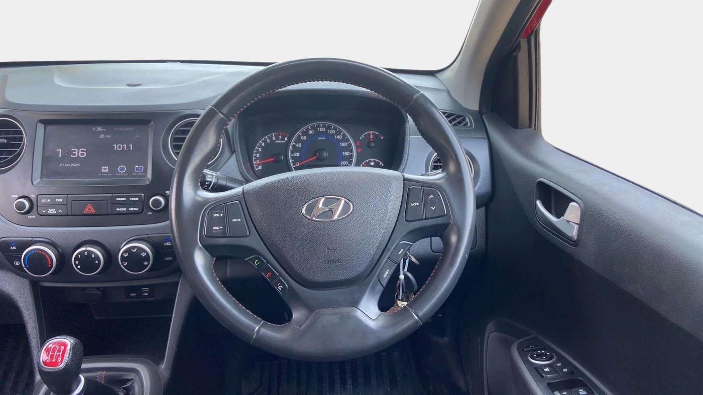 2018 Hyundai Grand i10 SPORTZ 1.2 KAPPA VTVT DUAL TONE, Petrol, Manual, 12,247 km, Steering Wheel Close Up