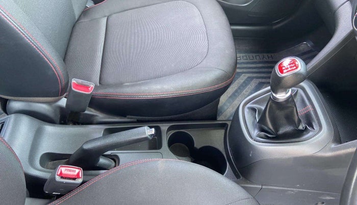 2018 Hyundai Grand i10 SPORTZ 1.2 KAPPA VTVT DUAL TONE, Petrol, Manual, 12,196 km, Gear Lever