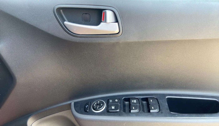 2018 Hyundai Grand i10 SPORTZ 1.2 KAPPA VTVT DUAL TONE, Petrol, Manual, 12,196 km, Driver Side Door Panels Control