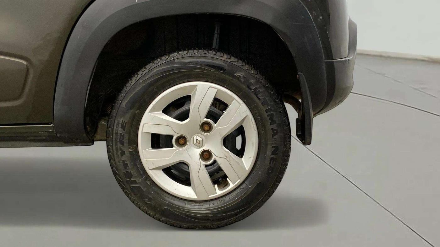 2018 Renault Kwid RXL, Petrol, Manual, 30,595 km, Left Rear Wheel
