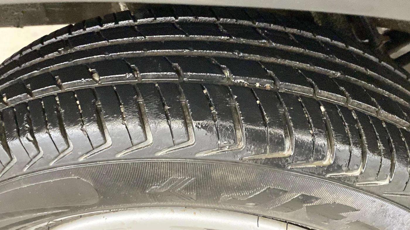2018 Renault Kwid RXL, Petrol, Manual, 30,595 km, Left Front Tyre Tread