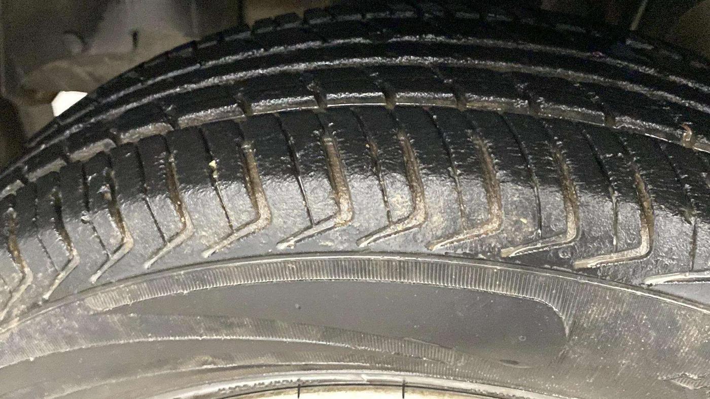 2018 Renault Kwid RXL, Petrol, Manual, 30,595 km, Left Rear Tyre Tread
