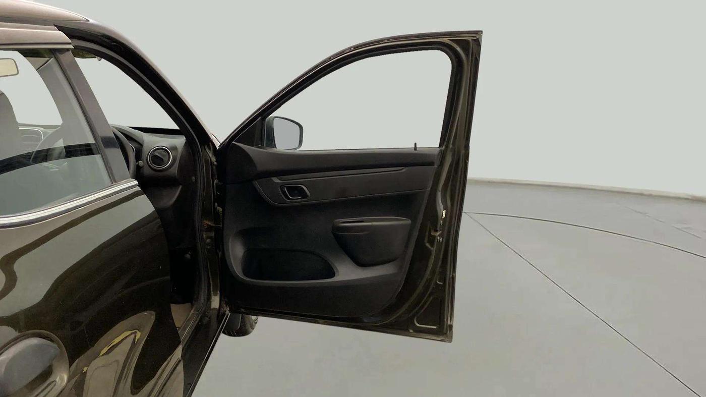 2018 Renault Kwid RXL, Petrol, Manual, 30,595 km, RHS Front Door