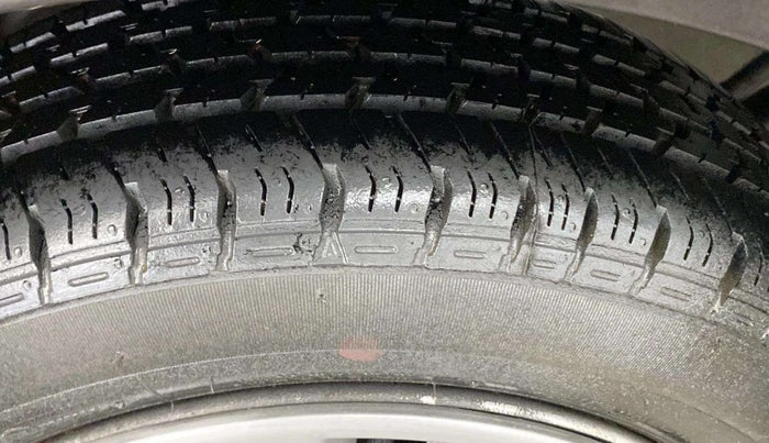 2015 Maruti Alto K10 LXI, Petrol, Manual, 11,701 km, Left Front Tyre Tread