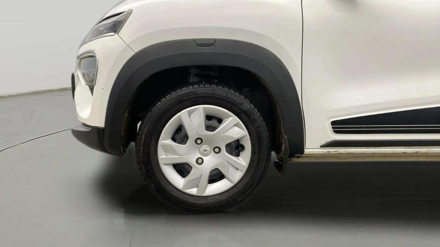 2024 Renault Kwid RXT 1.0, Petrol, Manual, 22,686 km, Left Front Wheel