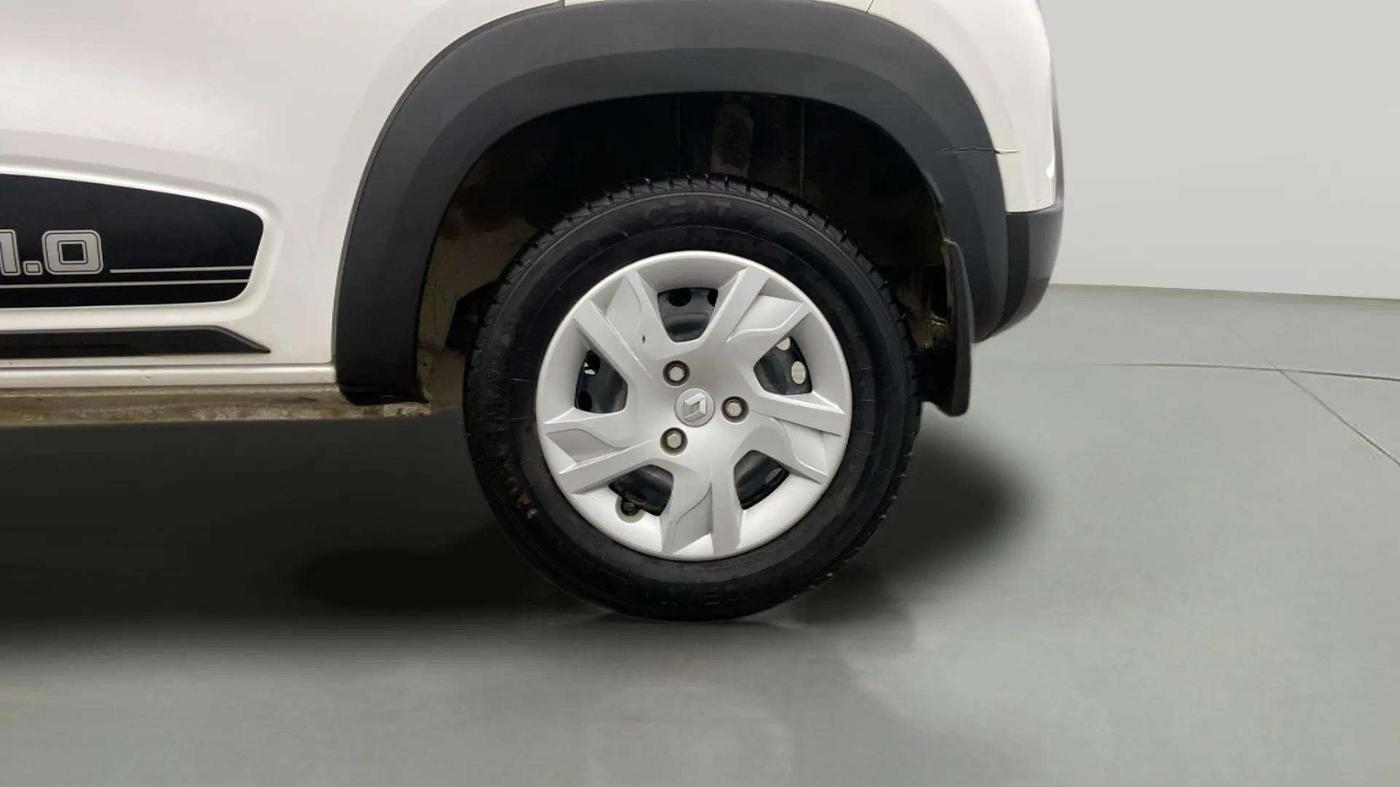 2024 Renault Kwid RXT 1.0, Petrol, Manual, 22,686 km, Left Rear Wheel