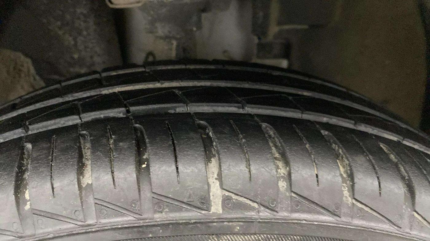 2024 Renault Kwid RXT 1.0, Petrol, Manual, 22,686 km, Right Front Tyre Tread