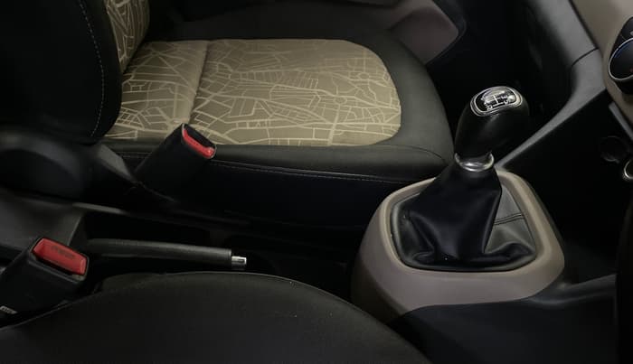 2017 Hyundai Grand i10 SPORTZ (O) 1.2 KAPPA VTVT, Petrol, Manual, 68,204 km, Gear Lever