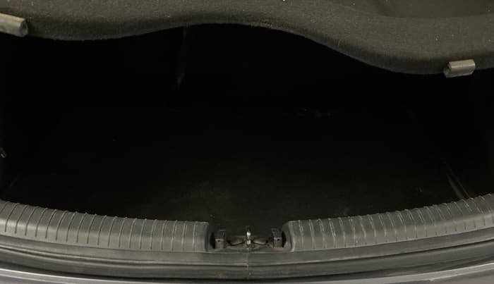 2017 Hyundai Grand i10 SPORTZ (O) 1.2 KAPPA VTVT, Petrol, Manual, 68,204 km, Boot Inside
