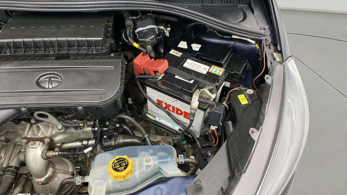 2022 Tata Tiago XT (O) PETROL, Petrol, Manual, 11,564 km, Engine View - Left