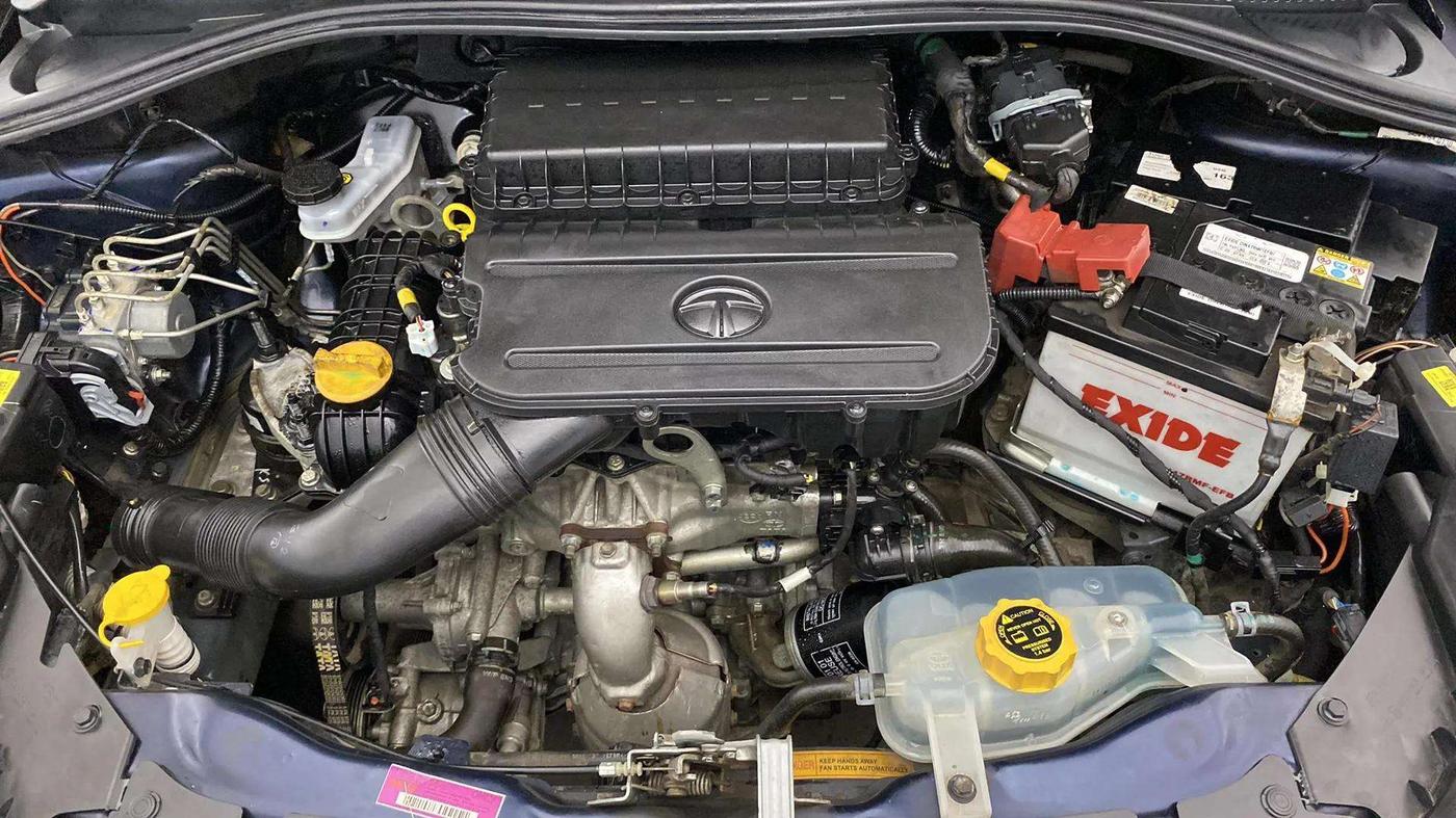 2022 Tata Tiago XT (O) PETROL, Petrol, Manual, 11,564 km, Engine View