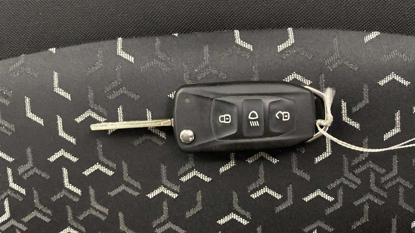 2022 Tata Tiago XT (O) PETROL, Petrol, Manual, 11,564 km, Key Close Up