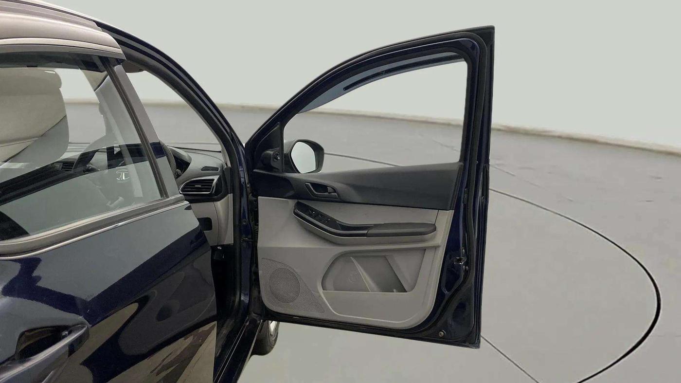 2022 Tata Tiago XT (O) PETROL, Petrol, Manual, 11,564 km, RHS Front Door
