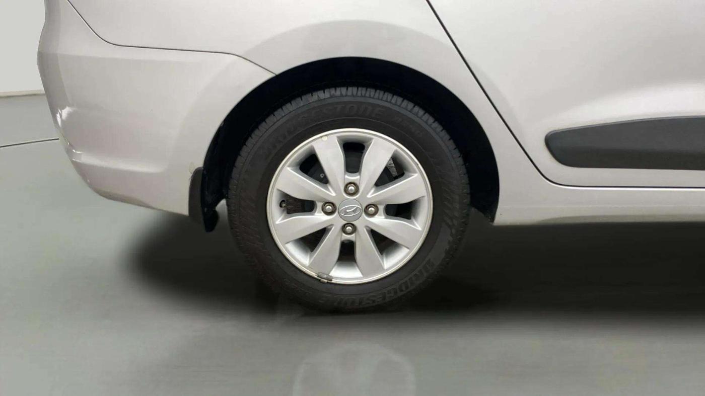 2015 Hyundai Xcent S (O) 1.2, Petrol, Manual, 35,208 km, Right Rear Wheel