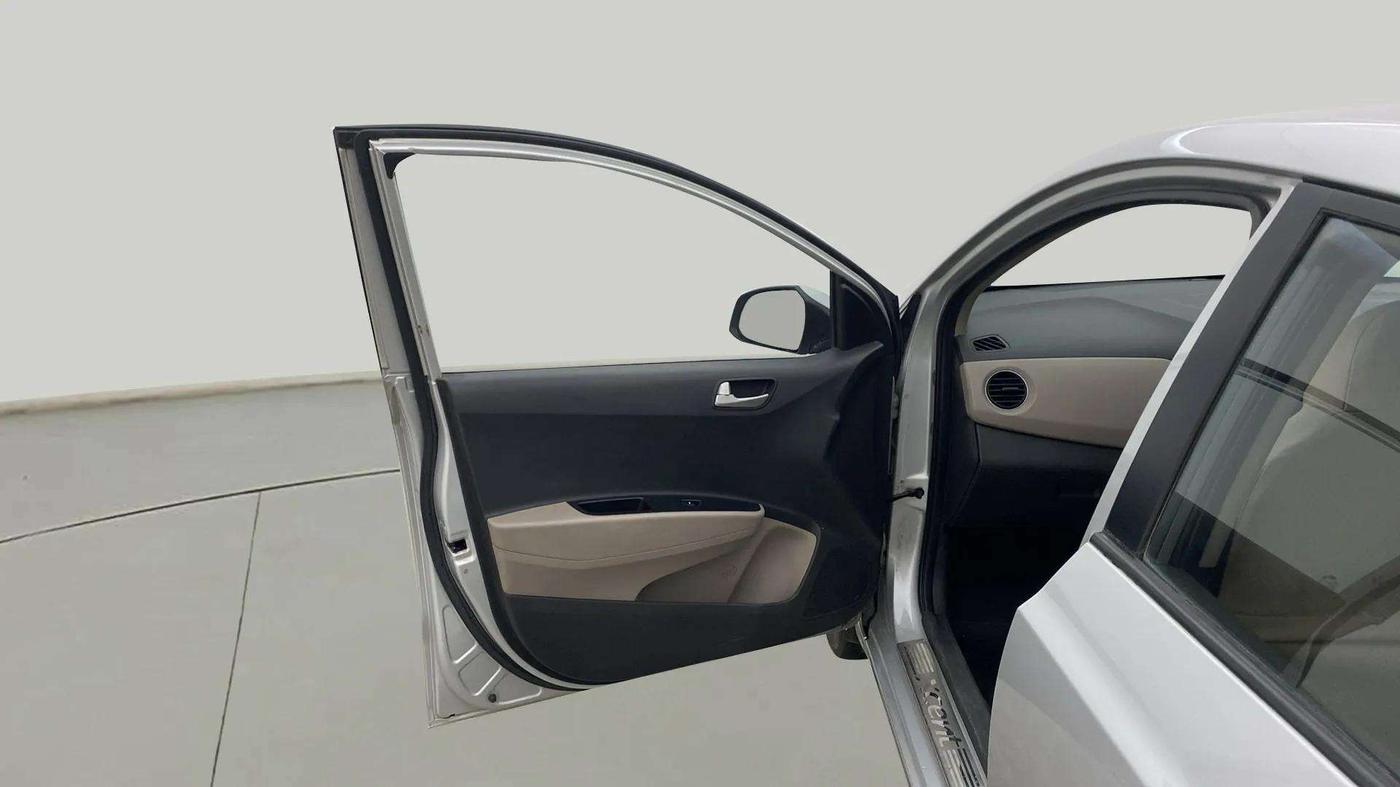 2015 Hyundai Xcent S (O) 1.2, Petrol, Manual, 35,208 km, LHS Front Door