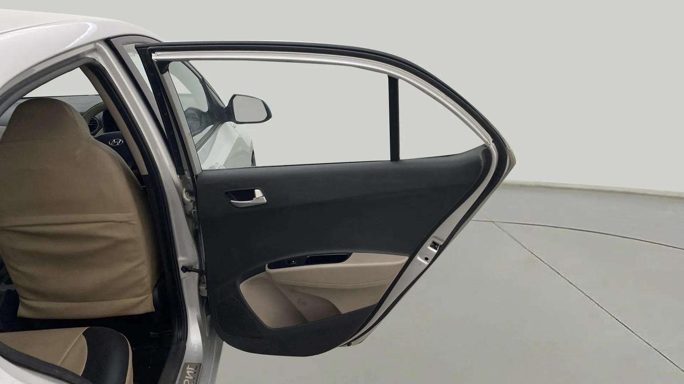 2015 Hyundai Xcent S (O) 1.2, Petrol, Manual, 35,208 km, RHS Rear Door