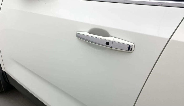 2020 Tata Harrier XZ PLUS 2.0L DUAL TONE, Diesel, Manual, 48,938 km, Front passenger door - Paint minor damage