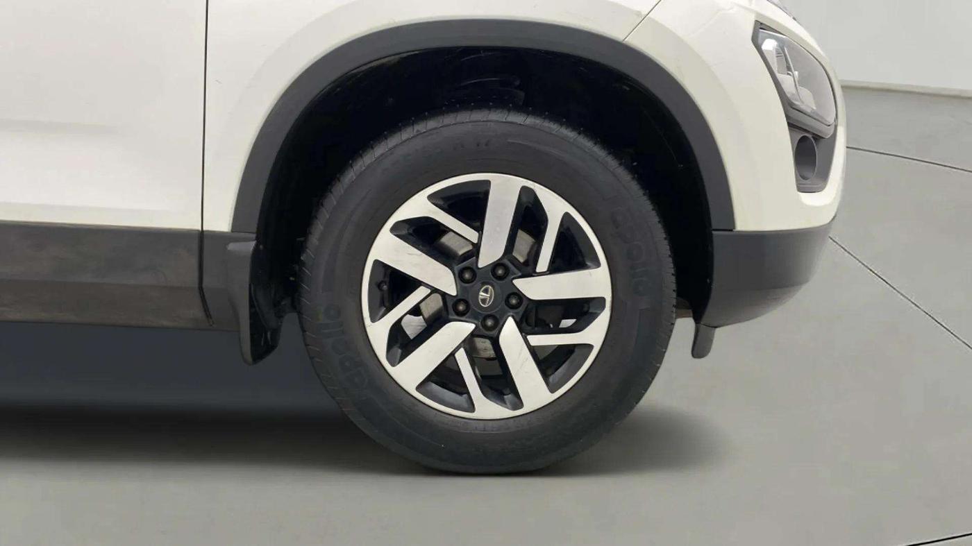 2020 Tata Harrier XZ PLUS 2.0L DUAL TONE, Diesel, Manual, 49,123 km, Right Front Wheel