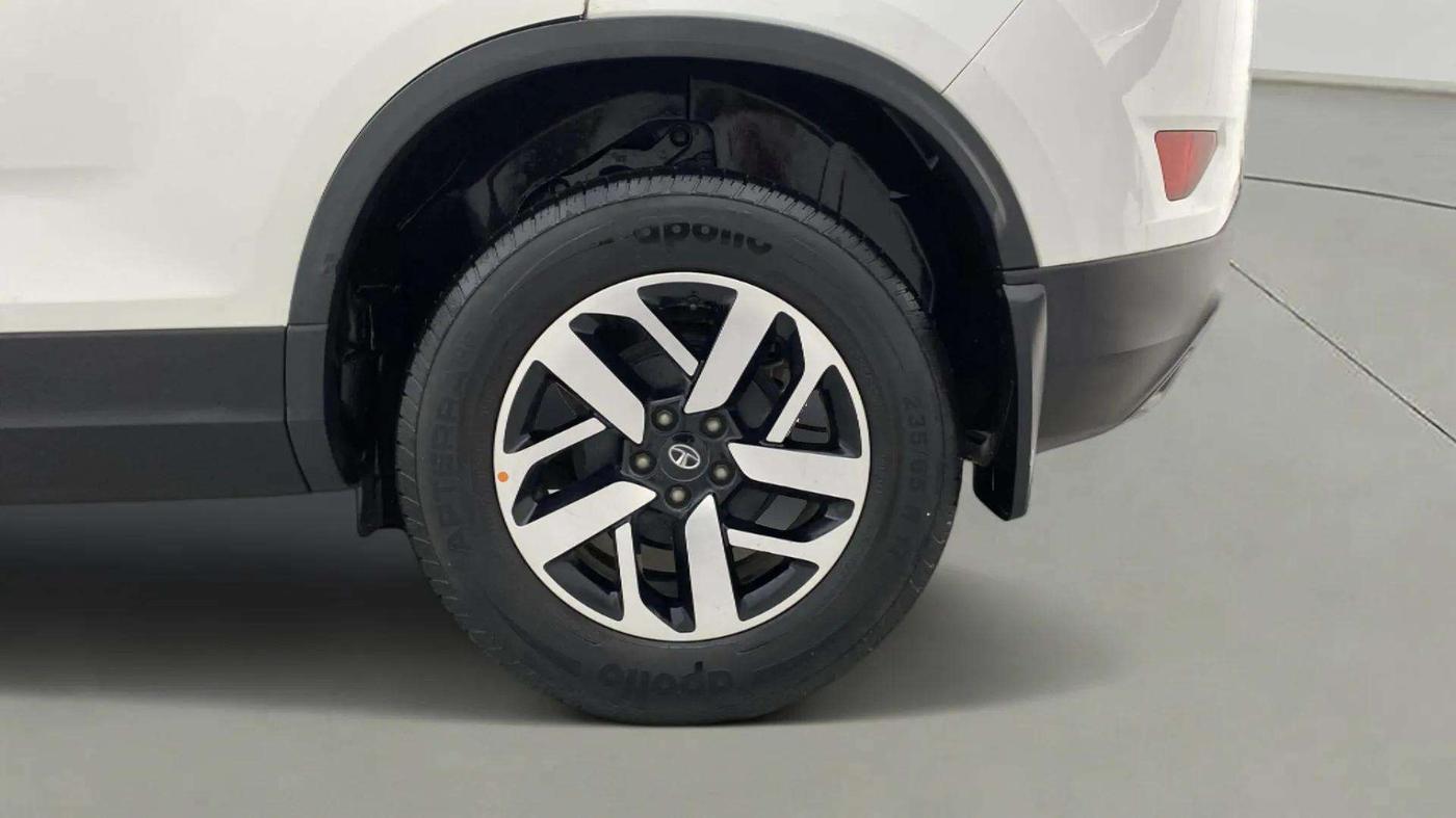 2020 Tata Harrier XZ PLUS 2.0L DUAL TONE, Diesel, Manual, 49,123 km, Left Rear Wheel
