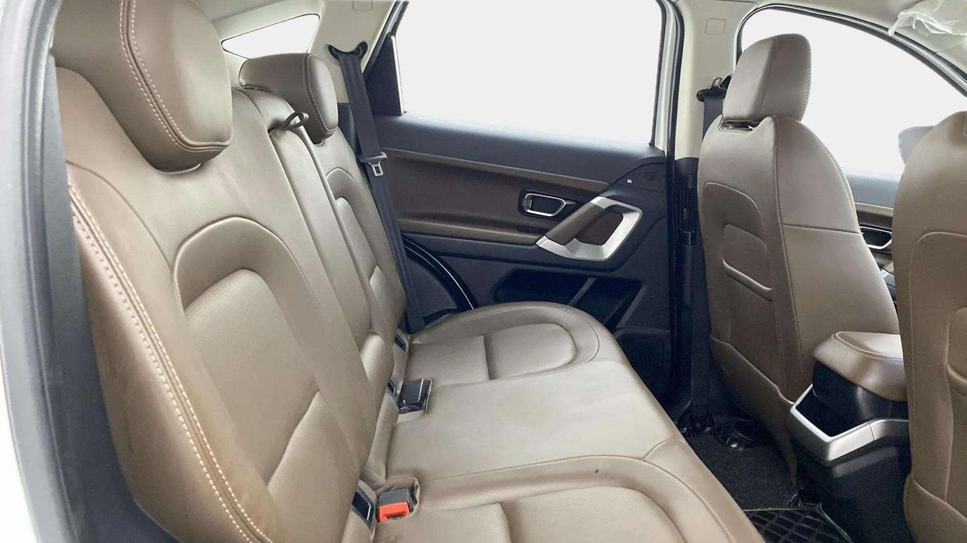 2020 Tata Harrier XZ PLUS 2.0L DUAL TONE, Diesel, Manual, 49,123 km, Right Side Rear Door Cabin