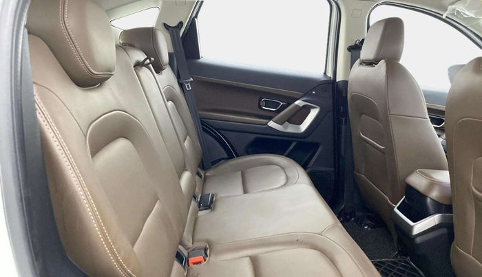 2020 Tata Harrier XZ PLUS 2.0L DUAL TONE, Diesel, Manual, 48,938 km, Right Side Rear Door Cabin