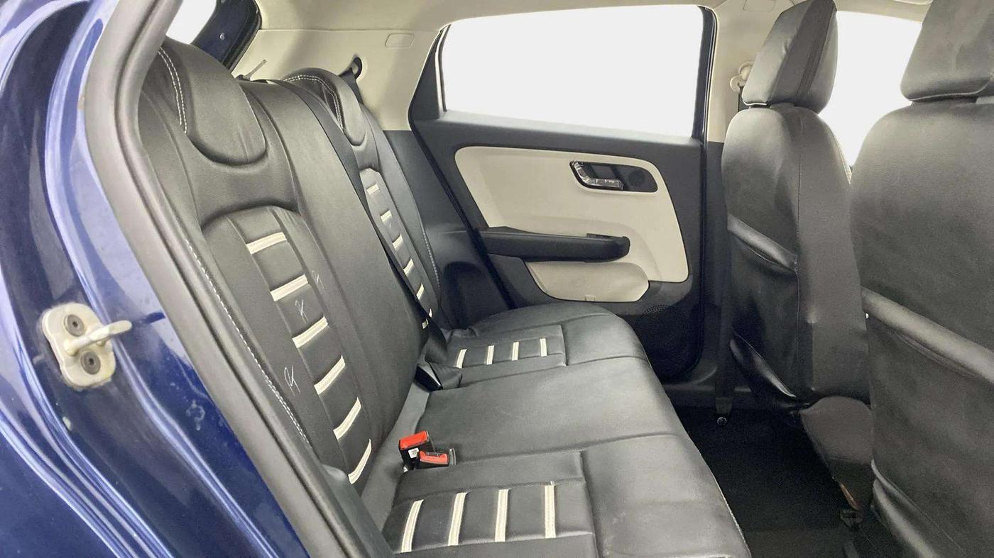 2023 Tata ALTROZ XM PLUS CNG, CNG, Manual, 13,159 km, Right Side Rear Door Cabin