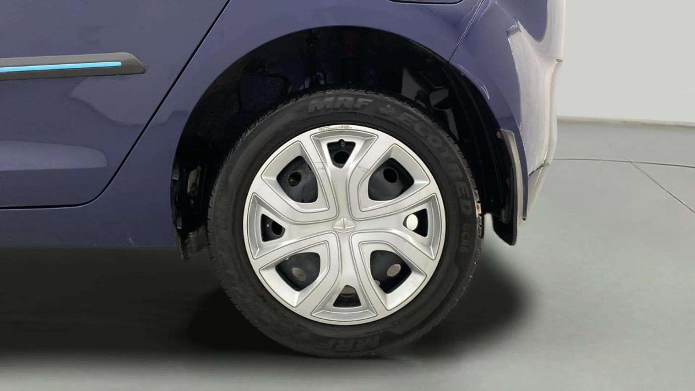 2023 Tata ALTROZ XM PLUS CNG, CNG, Manual, 13,159 km, Left Rear Wheel