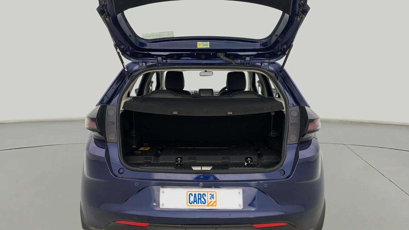 2023 Tata ALTROZ XM PLUS CNG, CNG, Manual, 13,159 km, Boot Inside
