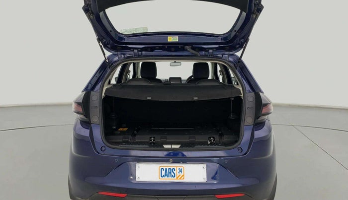 2023 Tata ALTROZ XM PLUS CNG, CNG, Manual, 12,681 km, Boot Inside