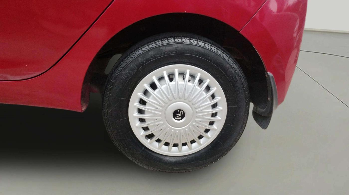 2015 Hyundai Eon ERA +, Petrol, Manual, 28,349 km, Left Rear Wheel