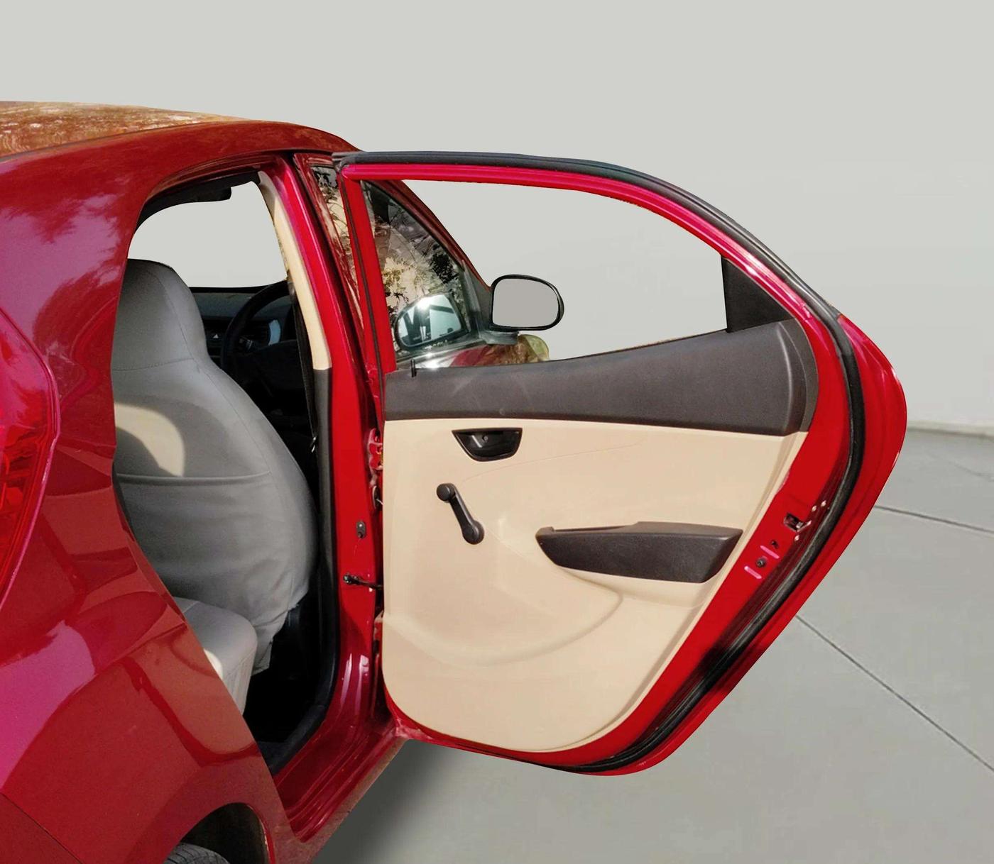 2015 Hyundai Eon ERA +, Petrol, Manual, 28,349 km, RHS Rear Door