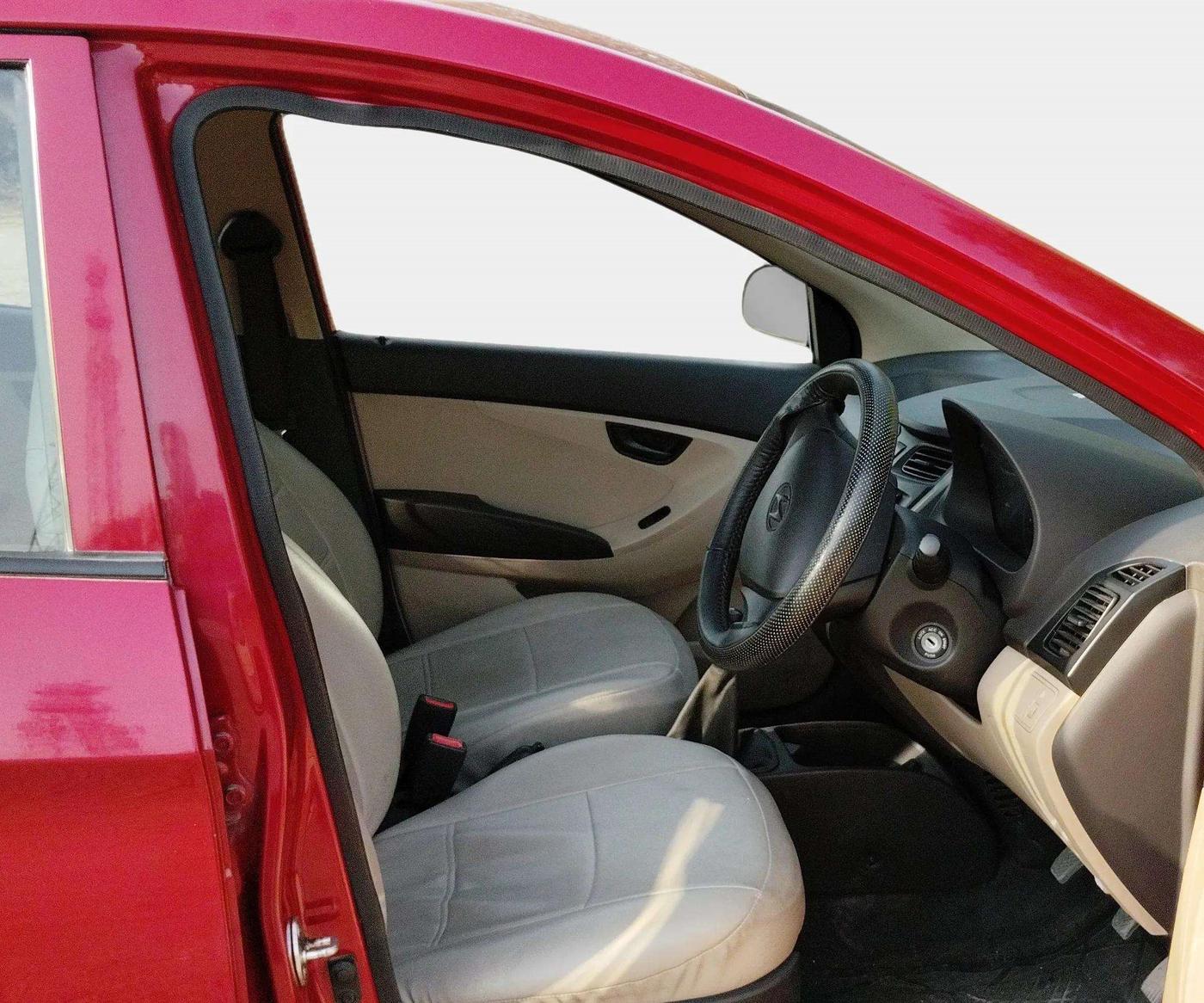 2015 Hyundai Eon ERA +, Petrol, Manual, 28,349 km, Right Side Front Door Cabin