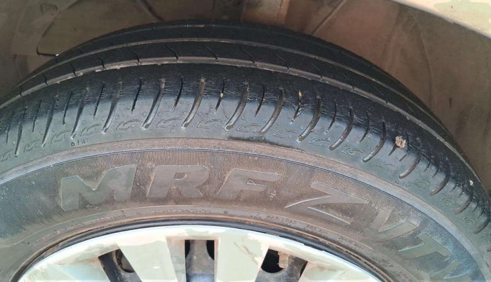 2021 Maruti Baleno DELTA PETROL 1.2, Petrol, Manual, 44,424 km, Left Front Tyre Tread