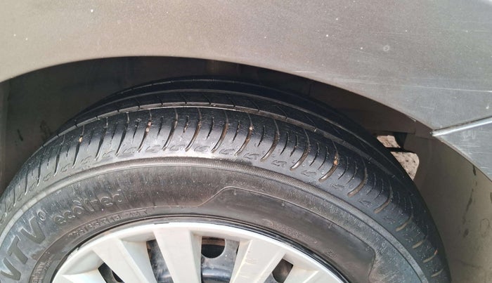2021 Maruti Baleno DELTA PETROL 1.2, Petrol, Manual, 44,424 km, Right Front Tyre Tread