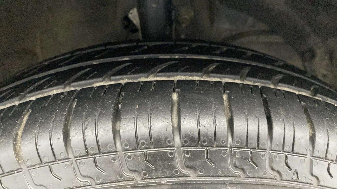 2019 Maruti Dzire VXI, Petrol, Manual, 72,513 km, Right Front Tyre Tread