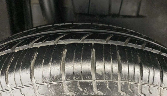 2019 Maruti Dzire VXI, Petrol, Manual, 72,444 km, Right Rear Tyre Tread