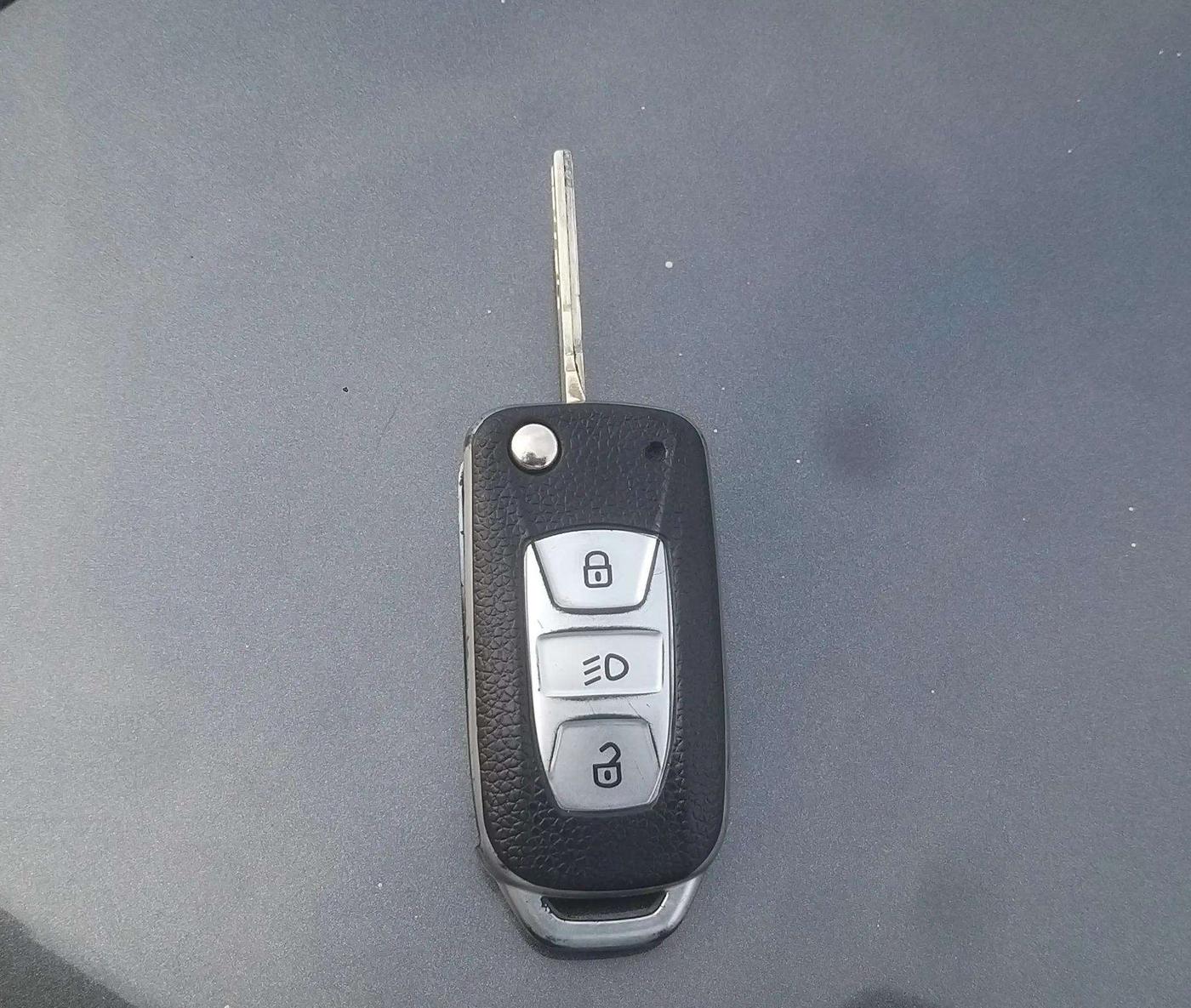 2021 Tata PUNCH ADVENTURE MT, Petrol, Manual, 32,350 km, Key Close Up