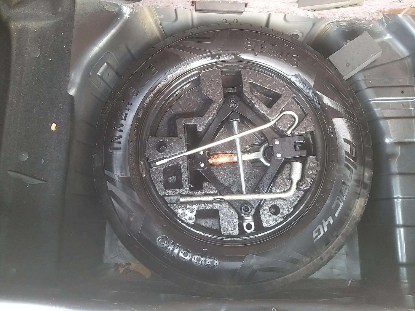 2021 Tata PUNCH ADVENTURE MT, Petrol, Manual, 32,350 km, Spare Tyre