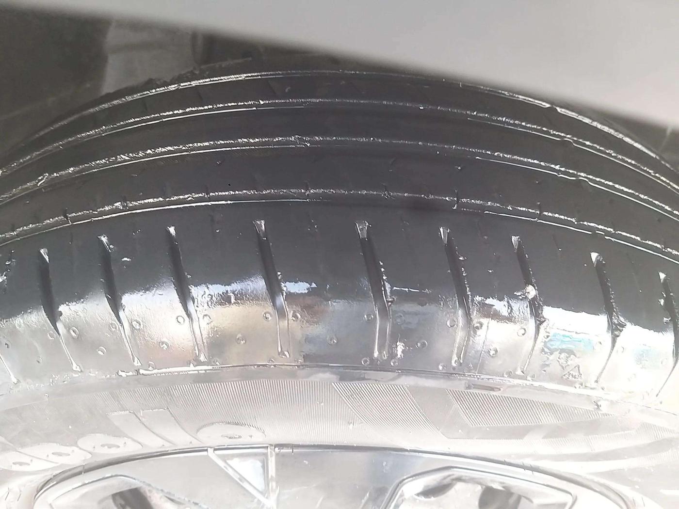 2021 Tata PUNCH ADVENTURE MT, Petrol, Manual, 32,350 km, Right Front Tyre Tread