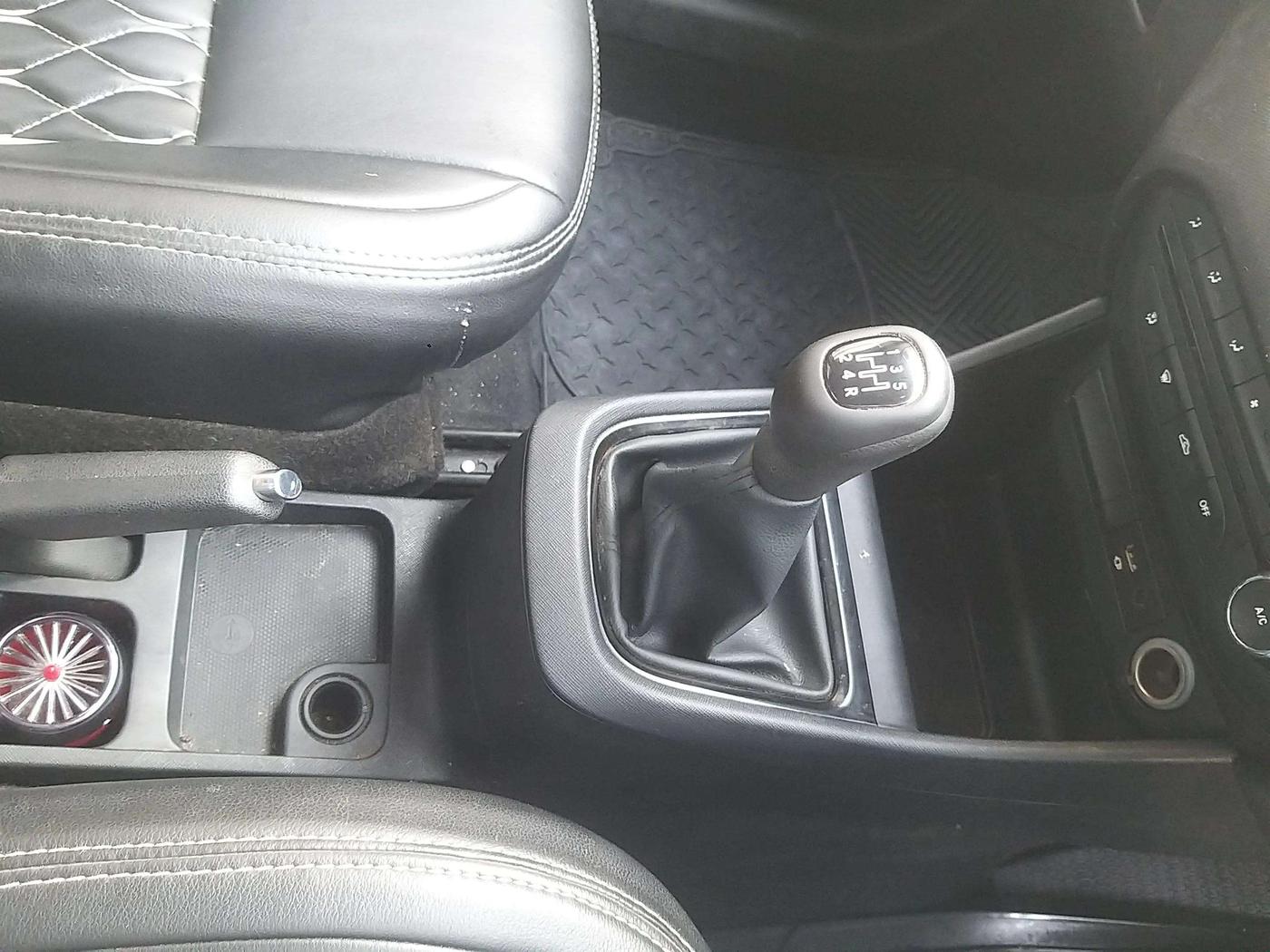 2021 Tata PUNCH ADVENTURE MT, Petrol, Manual, 32,350 km, Gear Lever