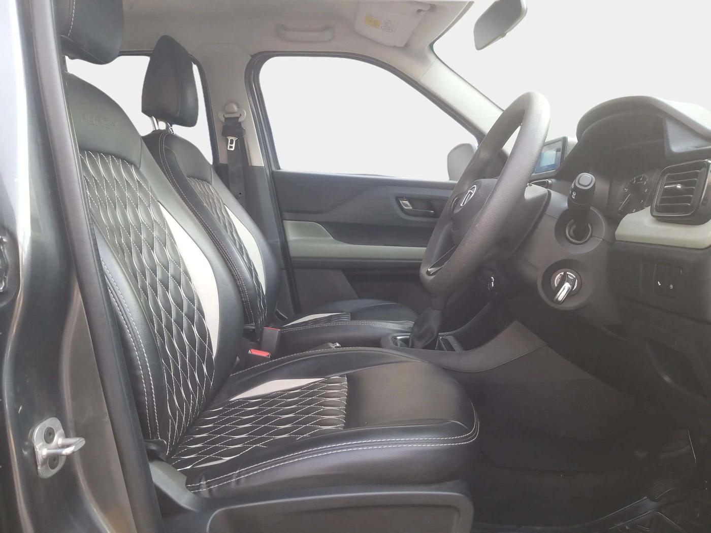 2021 Tata PUNCH ADVENTURE MT, Petrol, Manual, 32,350 km, Right Side Front Door Cabin