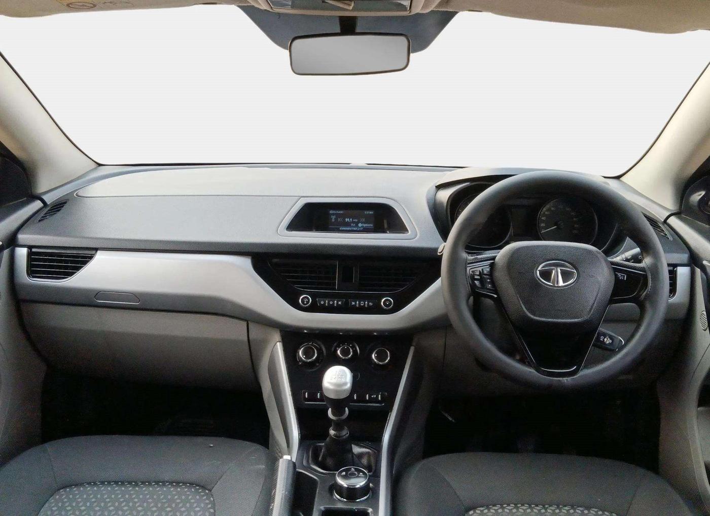2017 Tata NEXON XM PETROL, Petrol, Manual, 63,978 km, Dashboard