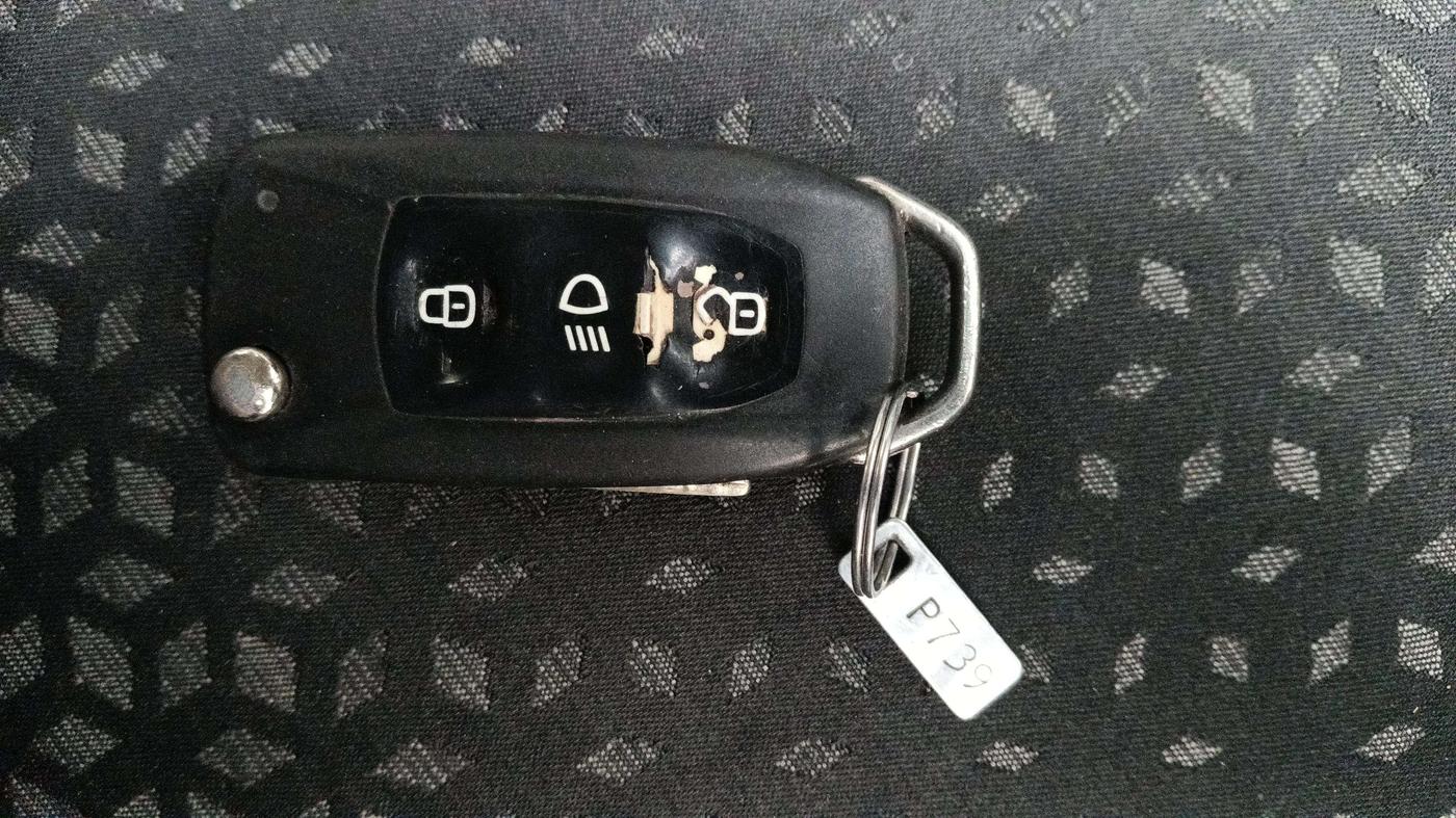 2017 Tata NEXON XM PETROL, Petrol, Manual, 63,978 km, Key Close Up
