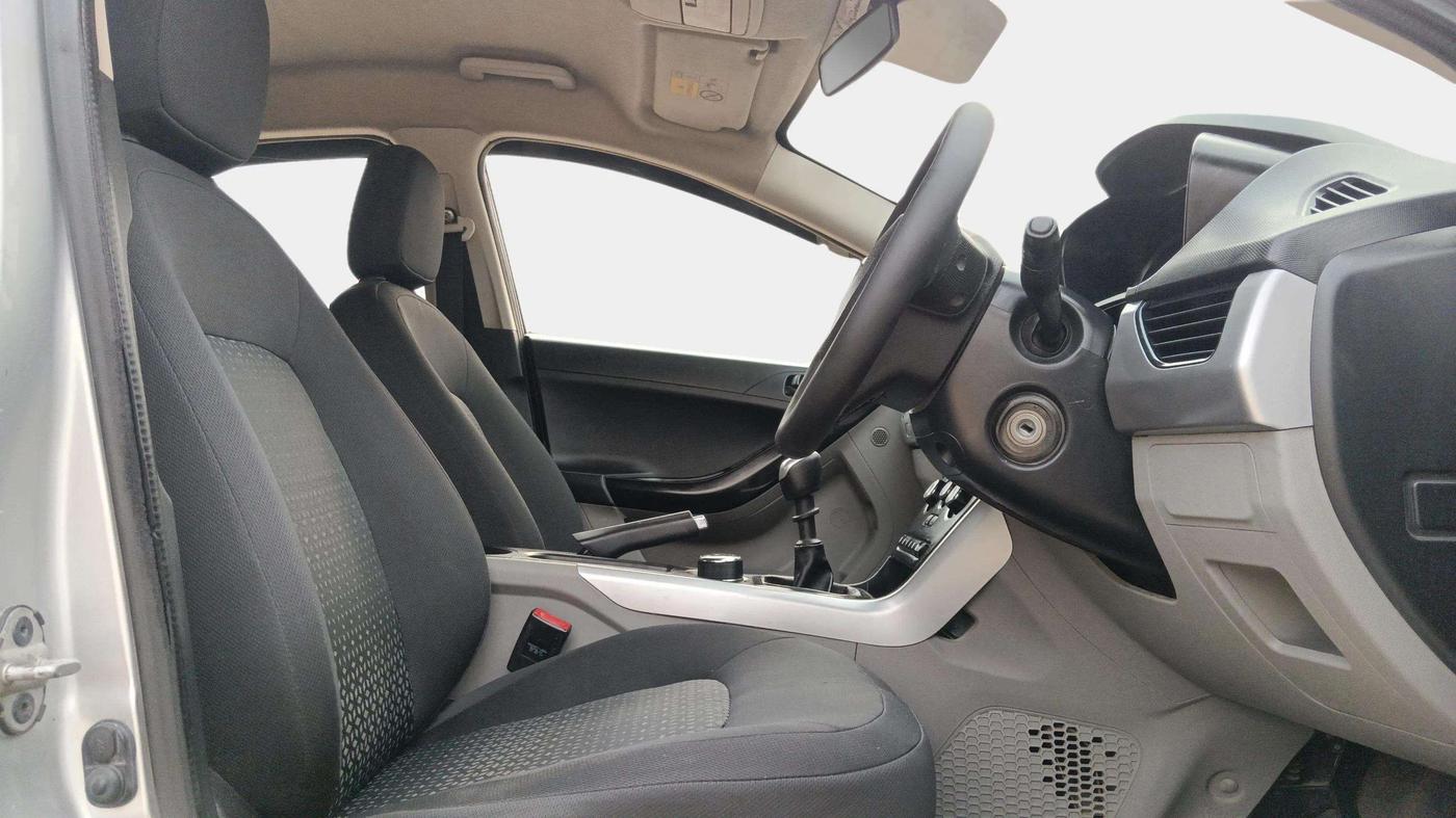2017 Tata NEXON XM PETROL, Petrol, Manual, 63,978 km, Right Side Front Door Cabin