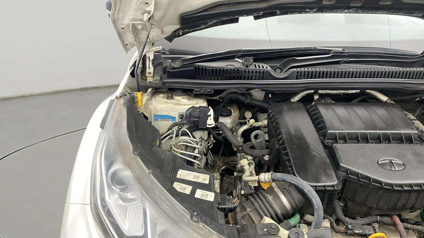 2023 Tata NEXON XZA PLUS LUXURY SUNROOF DIESEL, Diesel, Automatic, 25,664 km, Engine View - Right