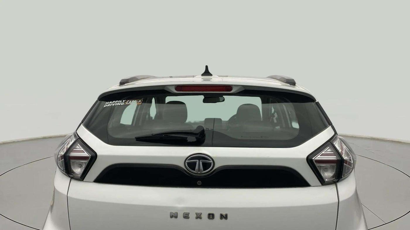 2023 Tata NEXON XZA PLUS LUXURY SUNROOF DIESEL, Diesel, Automatic, 25,664 km, Rear Windshield