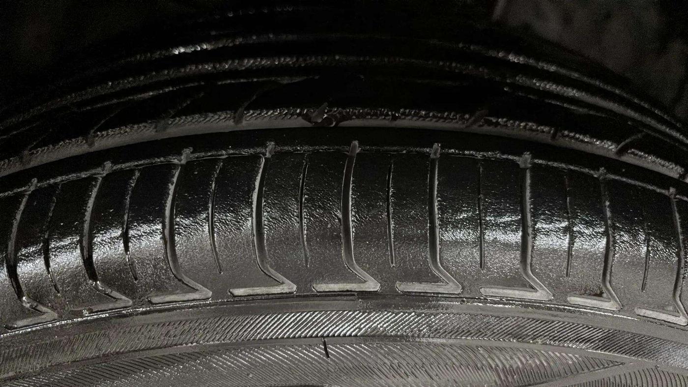 2016 Tata Tiago XZ PETROL, Petrol, Manual, 41,485 km, Right Front Tyre Tread