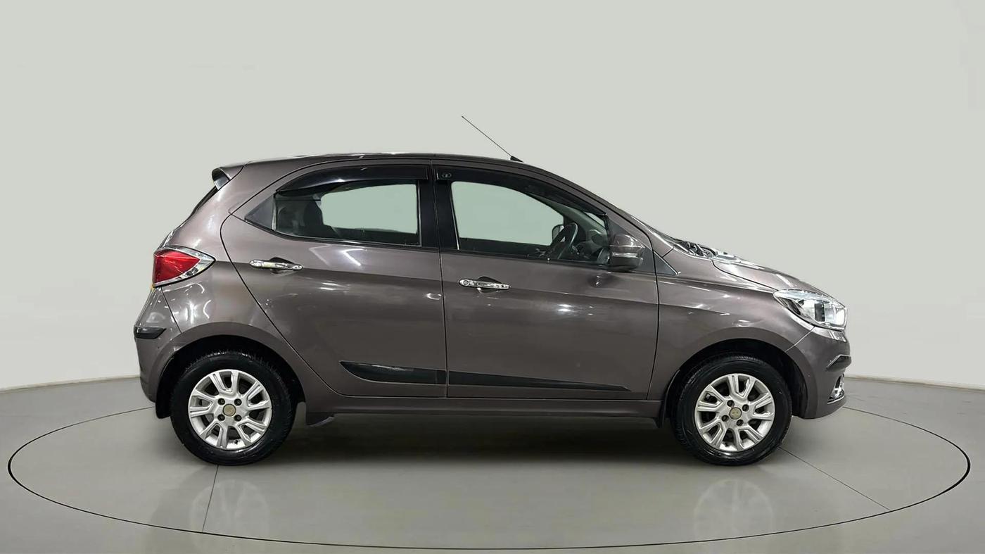 2016 Tata Tiago XZ PETROL, Petrol, Manual, 41,485 km, Right Side View